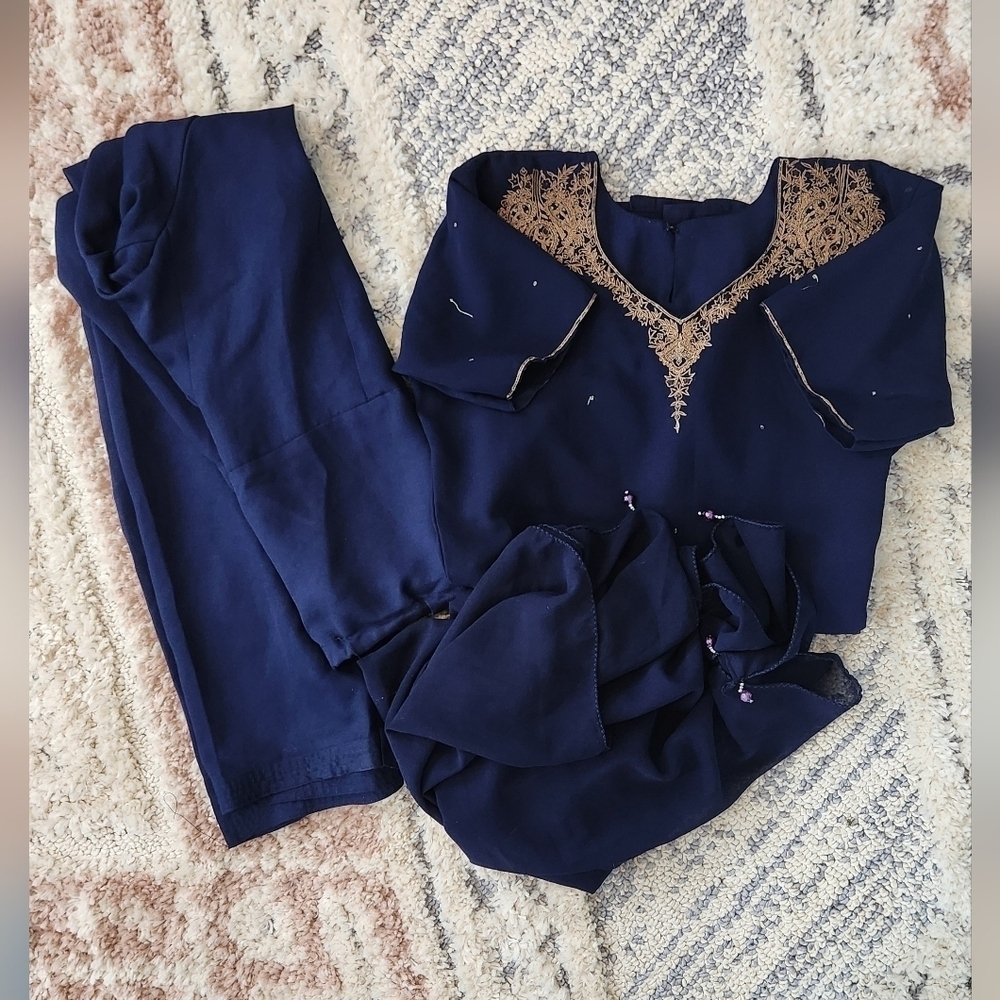 3 piece salwaar kameez, navy chiffon, gold embroidery, sz sm/md